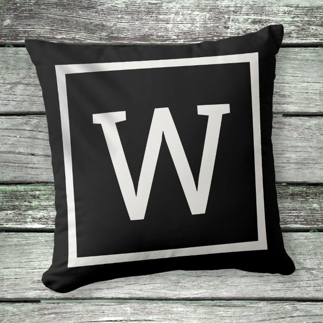 Almofada Monograma Moderno Preto e Branco (Modern Monogram Black and White Throw Pillow)