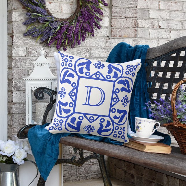 Almofada Monograma Personalizado Azul Branco Feita à Mão (Criador carregado)