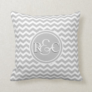 Almofada Monograma personalizado Chevron cinzento das