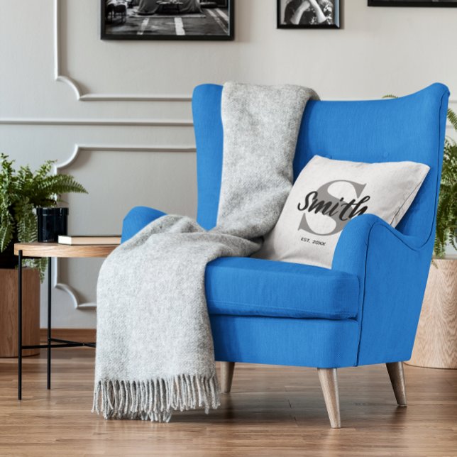 Almofada Monograma Personalizado de Família Cinza e Preto (Personalized Grey and Black Family Monogram Throw Pillow)