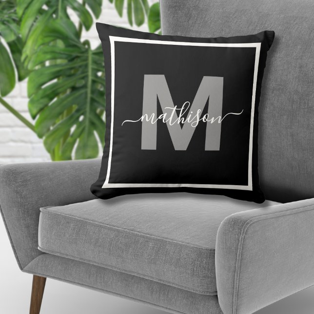 Almofada Monograma Personalizado de Nome da Família Branca  (Personalized Black White Family Name Monogram Throw Pillow )