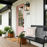 Almofada Monograma Petal Rosa e Branco Clássico Quadrado<br><div class="desc">Design seu próprio travesseiro decorativo personalizado em qualquer combinação de cores para coordenar perfeitamente com seu decoro doméstico em qualquer espaço! Use as ferramentas de design para alterar a cor de fundo e a cor de borda quadrada, ou adicione seu próprio texto para incluir um nome, iniciais de monograma ou...</div>