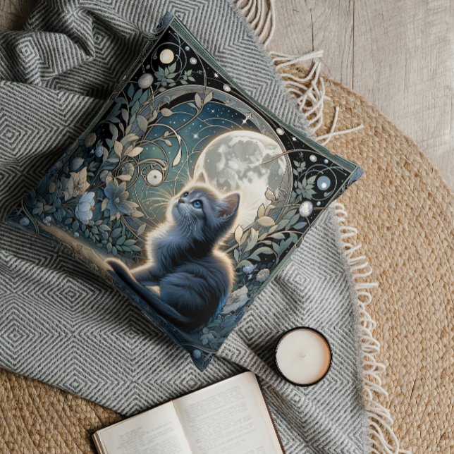 Almofada Mononlit Art Nouveau Kitten Sob Céu Celestial (This cute kitten pillow is going to take you to the moon)