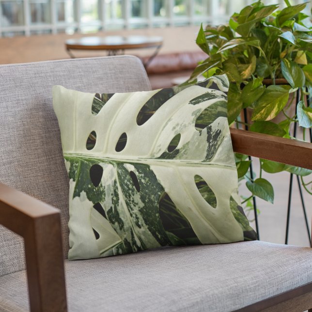 Almofada Monstera Plant Botânica Variegada (In Situ Patio)