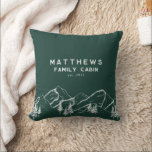 Almofada Montanhas Rustic Green Monogramas Família de inver<br><div class="desc">Travesseiro decorativo da Família de Inverno das Montanhas Russas Verdes do Monograma</div>
