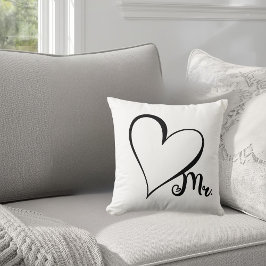 Almofada Mr. Black Heart Throw Pillow