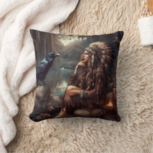 Almofada Mulher Nativa Americana Sentada com Raven por Água