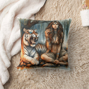 Almofada Mulher Nativa Americana Sentada Com Tigre Por Água