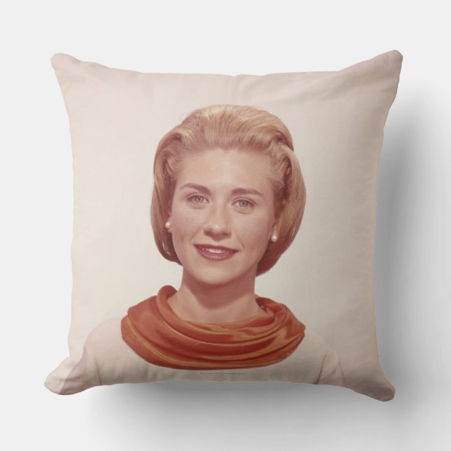 Almofada Mulher que veste o lenço (Frente)