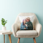 Almofada Namorados Amor Roteiro Elegante Foto Nome<br><div class="desc">Esta almofada fofa é perfeita para o marido e a mulher doce em sua vida. A almofada exibe uma foto na frente e atrás,  juntamente com a palavra "Namorados" e o nome da família em linda caligrafia branca e texto.</div>