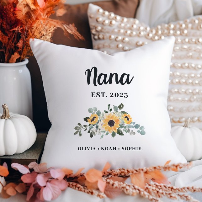 Almofada Nana | Girassol e Nomes Russos Bonito (A pretty, rustic keepsake pillow with sunflowers for your Nana)