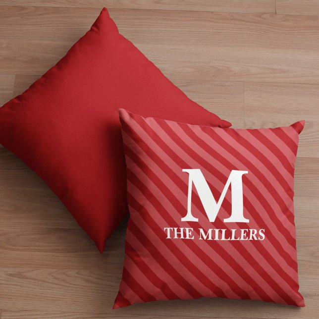 Almofada Natal Moderno Monograma Vermelho Vermelho Cinzento (Simple whimsical red striped monogram and name throw pillow)