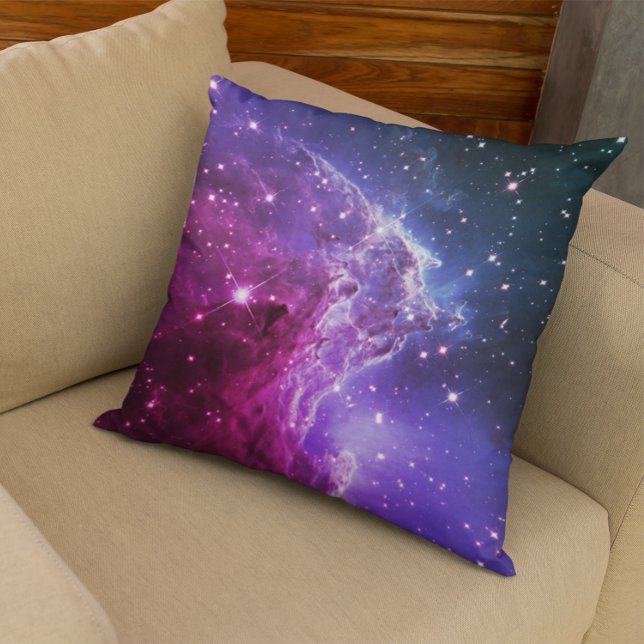 Almofada Nebulosa hipster Roxa Do Macaco (Celestial Purple and Navy Nebula Photo)