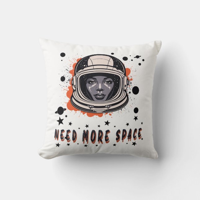 Almofada Need More Space – Astronaut Throw Pillow (Frente)