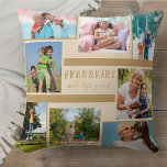 Almofada Netos fazem da vida o grande prêmio de colagem fot<br><div class="desc">travesseiro decorativo na moda com colagem de fotos personalizada e citação para avós. A design é impressa em ambos os lados do travesseiro e apresenta 8 das suas próprias fotografias. A citação é escrita à mão e lê-se "Netos fazem a vida grandiosa". O modelo de foto é configurado para que...</div>