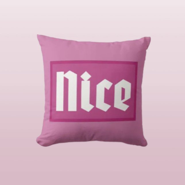 Almofada Nice Pink Box Typography Throw Pillow (Criador carregado)