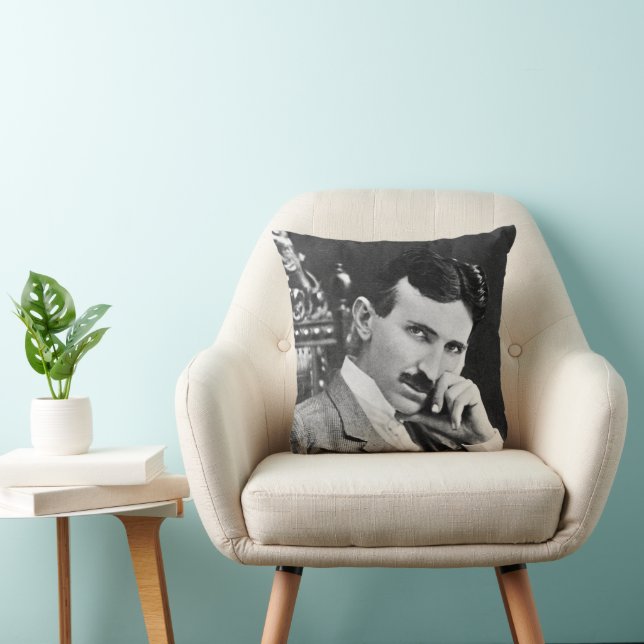 Almofada Nikola Tesla (1856-1943) com 40 anos (Cadeira)