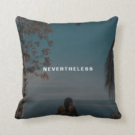 Almofada No Entanto, Ela Persiste O Texto Personalizado Da