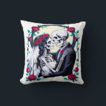 Almofada Noiva e Noivo Esqueleto Gótico Romance Sombrio<br><div class="desc">Traga um toque gótico para a decoração da sua casa com esta almofada decorativa apresentando uma noiva e um noivo esqueleto emoldurados por rosas vibrantes e luar. Perfeita para amantes do Halloween, entusiastas do romance sombrio ou casais que desejam adicionar um acento macabro e elegante ao seu espaço de convivência....</div>