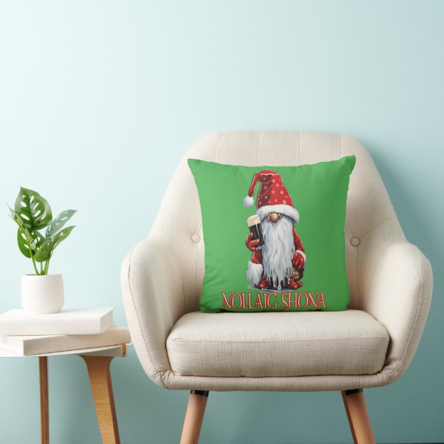 Almofada Nollaig Shona Gnome Segurando Um Copo De‎ Irish Dr (Cadeira)
