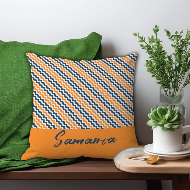 Almofada Nome cinza laranja geométrico diagonal vintage (Criador carregado)