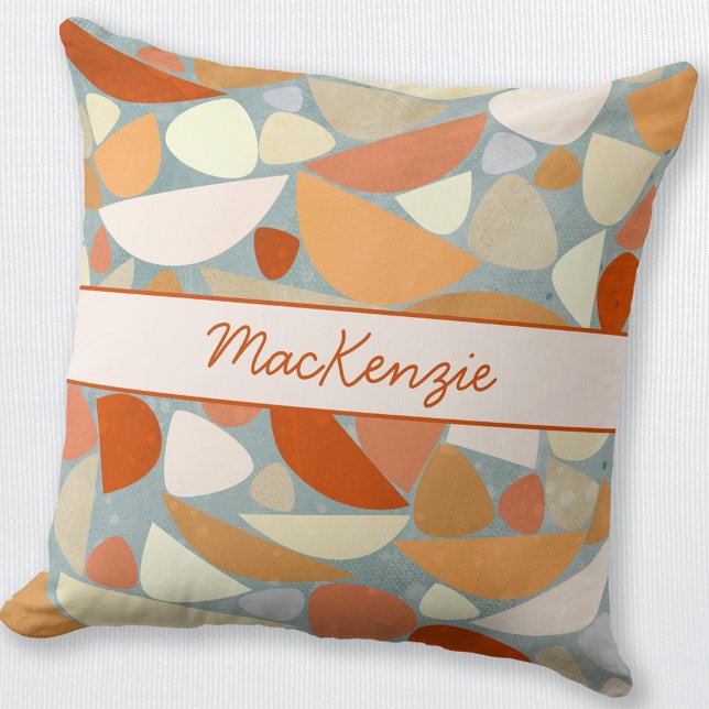 Almofada Nome de Abstrato moderno laranja (Modern abstract orange cream and sea foam personalized script name throw pillow)