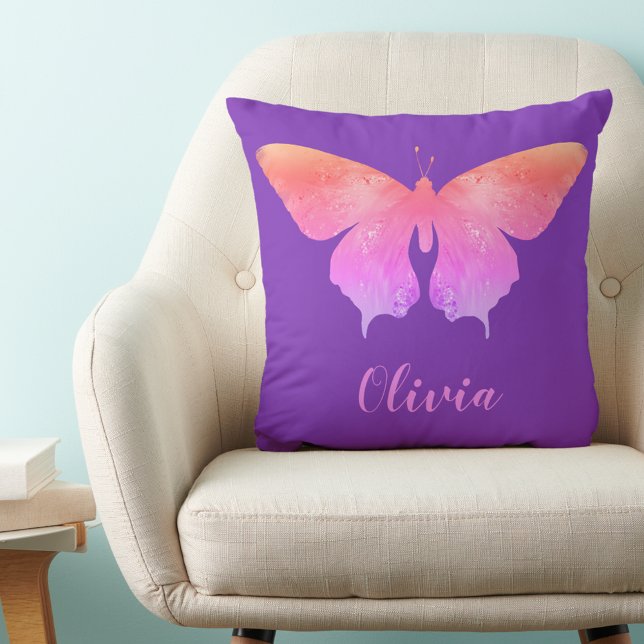 Almofada nome de adição do padrão de borboleta bonito (Pretty butterfly pattern custom name purple and pink pillow stylish typography girly cushion )