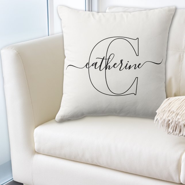 Almofada Nome Monograma Preto Branco Moderno Script Minimal (Custom First Initial Name Minimalist Black Script Throw Pillow)