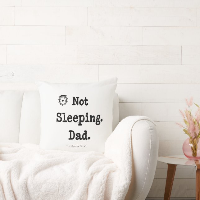 Almofada Not Sleeping Dad Pillow – Custom Nap Gift (Sofá)