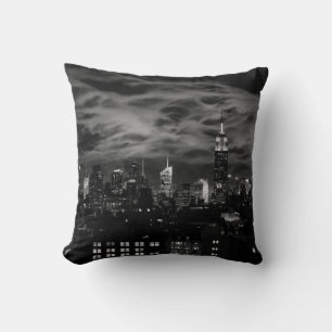 Almofada Nuvens etéreos: Skyline de NYC, estado Bldg BW do