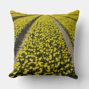 Almofada O campo amarelo das tulipas enfileira o