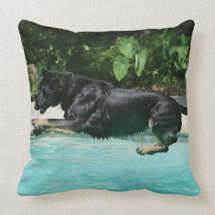 Almofada O german shepherd que salta na água