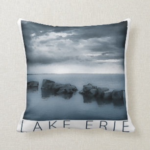 Almofada O Lago Erie - nuvens e rochas