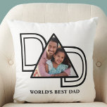 Almofada O melhor Dia de os pais personalizado de fotos do<br><div class="desc">O Travesseiro de Fotografias do Melhor Pai do Mundo é decorado com a palavra PAI na tipografia na moda negra. Facilmente personalizável com sua foto. Faz um presente perfeito de Dia de os pais.</div>