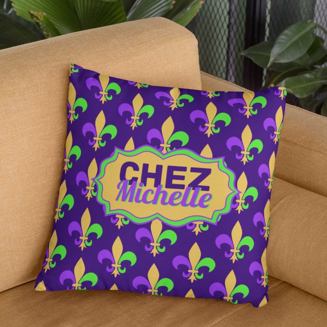 Almofada O Partido da Casa de Nova Orleans Mardi Gras Fleur (Photo approximates the 20 inch size of this pillow.)