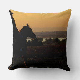 Almofada o passeio do rancho da fazenda do cavalo ostenta o