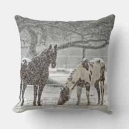 Almofada o passeio do rancho da fazenda do cavalo ostenta o