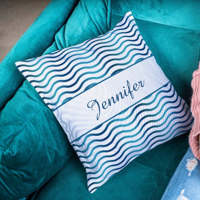 Almofada Ondas de Gradiente Azul Naval e Turquesa Decoração (Navy and Teal Blue Gradient Nautical Waves Coastal Decor Theme Throw Pillow)
