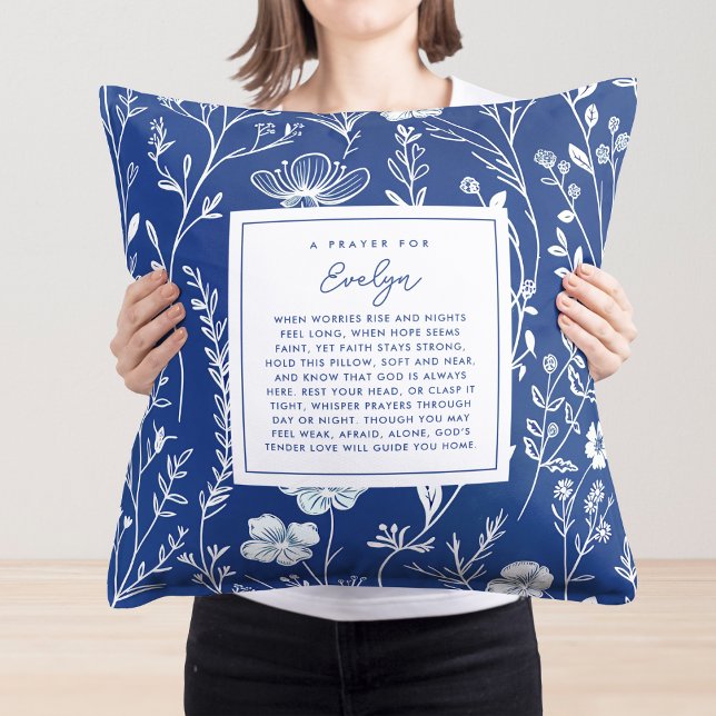 Almofada Oração Moderna, Mantenho, Escritura Azul (Personalize with a name to create a thoughtful keepsake that offers encouragement.)