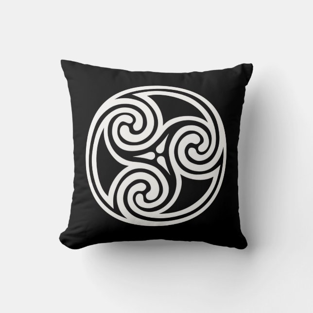 Almofada Ornamento Celta Triskele, Preto e Branco (Frente)