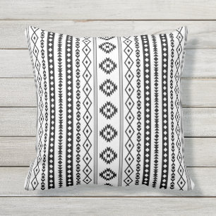 Almofada Padrão Aztec Black on White Mixed Motifs (V)