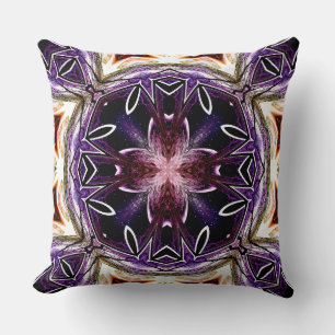 Almofada Padrão de caleidoscópio cósmico roxo e magenta