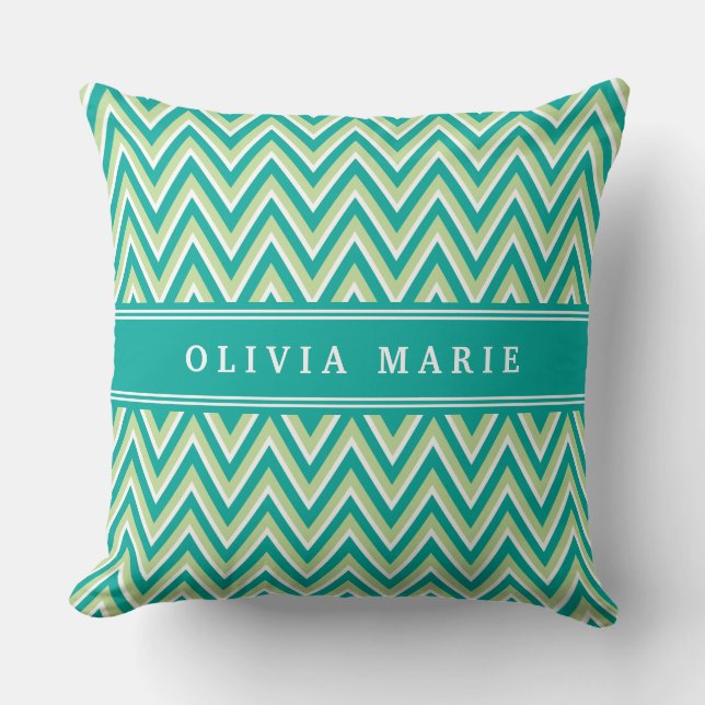 Almofada Padrão de Chevron Verde Teal com Nome (Frente)