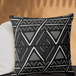 Almofada Padrão de clonagem de lama do Modern Boho Preto<br><div class="desc">O padrão moderno de decor em casa com motivos étnicos. Trendy Bohemian Interior impressão. Design de seta zag Zig.</div>