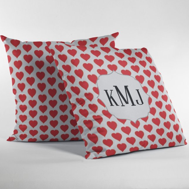 Almofada Padrão de Coração do Monograma Vermelho Personaliz (Cute heart pattern monogram pillow. )