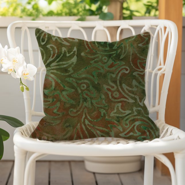 Almofada Padrão de Folhagem Verde e Ferrugem Boho Batik (Criador carregado)