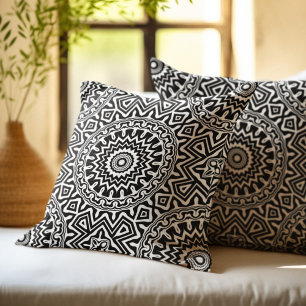 Almofada Padrão de Mandala abstrato preto e branco