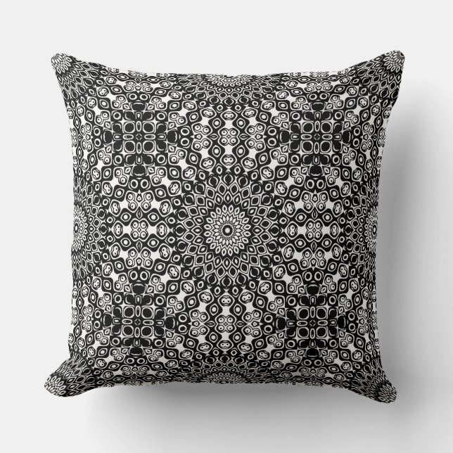 Almofada Padrão de Mandala Preto e Branco (Frente)