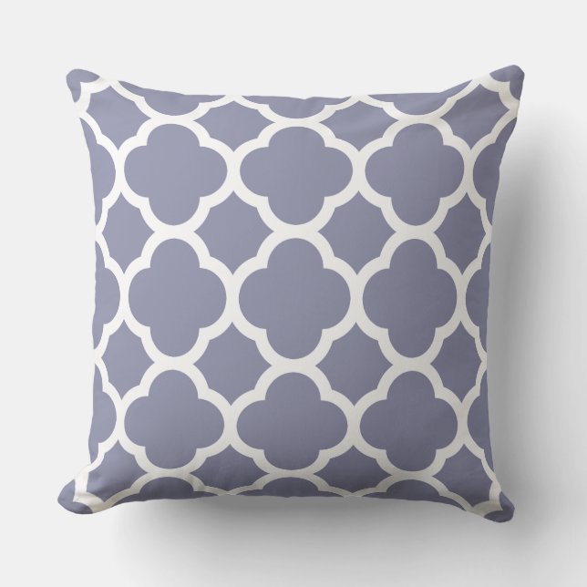 Almofada Padrão de Quatrefoil Azul-Suave (Frente)