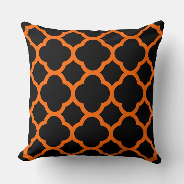 Almofada Padrão de Quatrefoil Laranja e Preto (Frente)